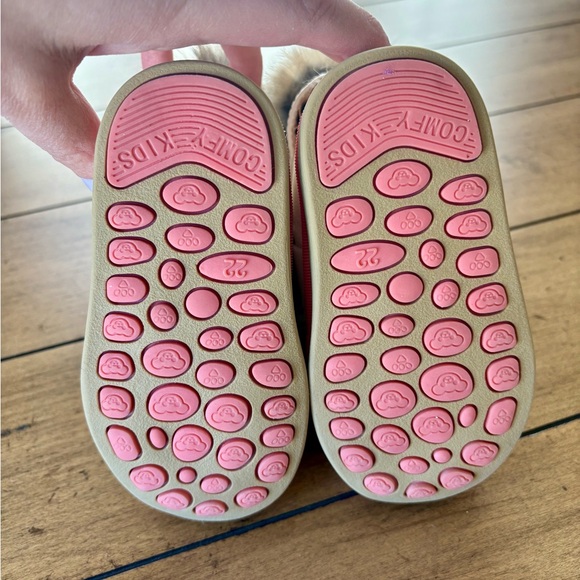 KVbaby Fur Lined Snow Boots, Size 5 - Picture 4 of 4